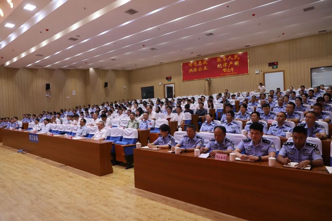 云南省“忠诚铸盾护山河 · 情注云岭践初心”强边固防先进事迹巡回报告会圆满落幕 .